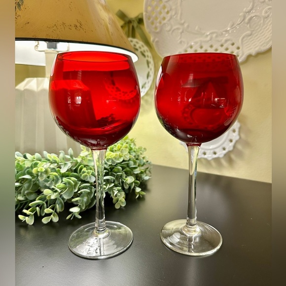 SET/2, VINTAGE, HAND BLOWN, RUBY RED, BALLOON WINE GLASSES. CLEAR STEM & BASE. - Picture 1 of 9